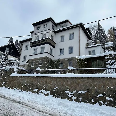 Vandrarhem Osrodek Skalka Duszniki Zdrój