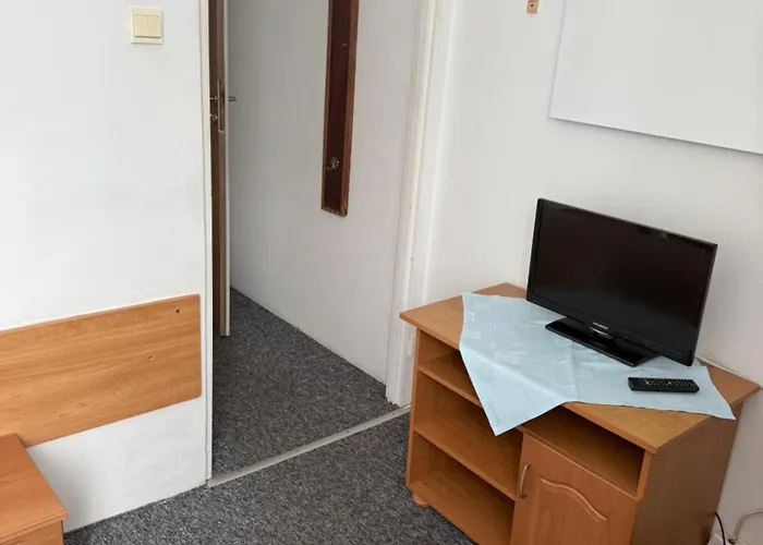 Ośrodek Skałka Hostel *